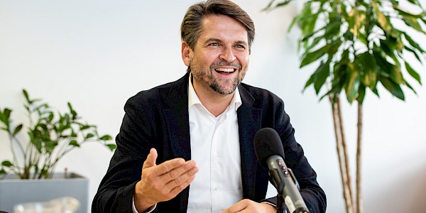 Episode 2 mit Peter Lehner: Daten liefern ist das neue Blutspenden